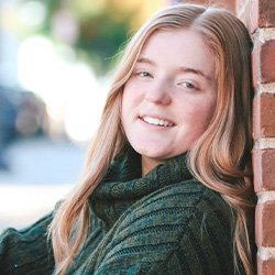 Ashley Cimarolli headshot