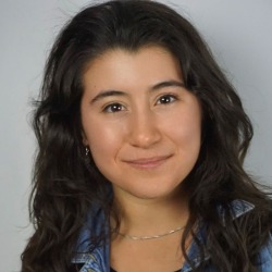 Sara Alvidrez headshot