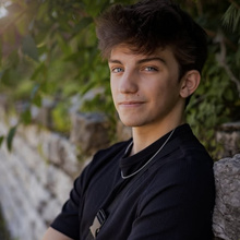 Carter Owens headshot