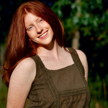 Elizabeth Nigg headshot